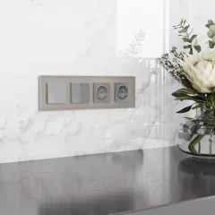 Рамка для выключателей и розеток Werkel Senso W0043117 (дымчатый/стекло Soft-Touch) — фото 2